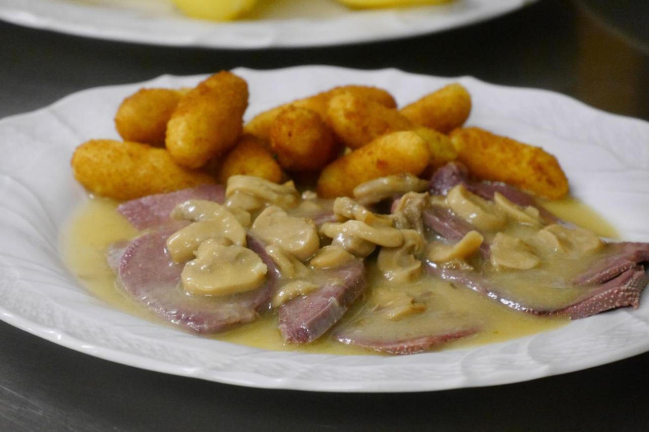 Grettstadt Gasthaus Straub מראה חיצוני תמונה